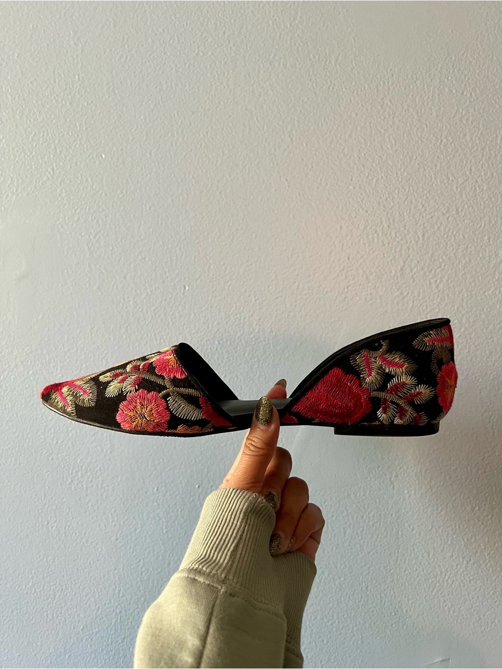 MIA Women's Black Floral Embroidered Pointed D'Orsay Flats - Picture 2 of 3